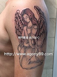 左二の腕に女神のタトゥーデザイン画像【エゴニー アンド エクスタシー タトゥーデザインスタジオ】彫迫