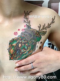 左胸にカバーアップの鹿のタトゥーデザイン画像【エゴニー アンド エクスタシー タトゥーデザインスタジオ】彫迫