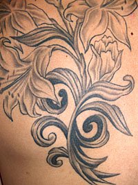 百合の花のペア ユリ ブラック グレー タトゥー タトゥーデザイン