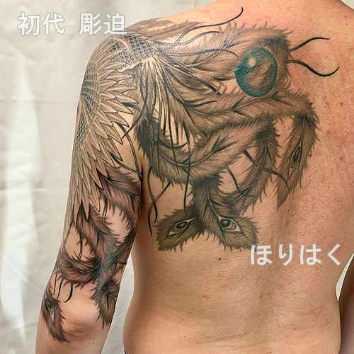 鋭い口ばし 凛とした表情 大ききな翼を広げた鳳凰の刺青1636_4