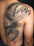背中に龍のトグロを彫った刺青594_1
